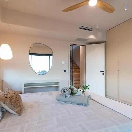 Sithoniars Luxury Three Floors With Private Pool & Garden