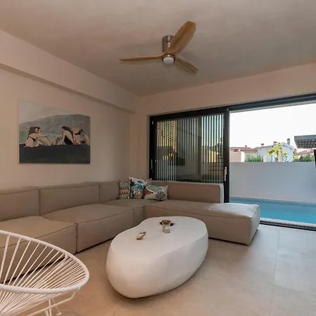 Sithoniars Luxury Three Floors With Private Pool & Garden