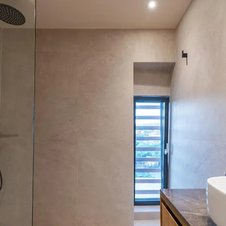 Villa Sithoniars Luxury Three Floors With Private Pool & Garden