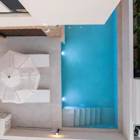 Sithoniars Luxury Three Floors With Private Pool & Garden Villa