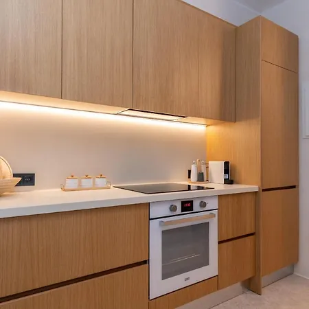 빌라 Sithoniars Luxury Three Floors With Private Pool & Garden