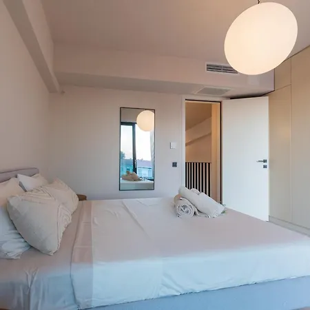 Villa Sithoniars Luxury Three Floors With Private Pool & Garden *