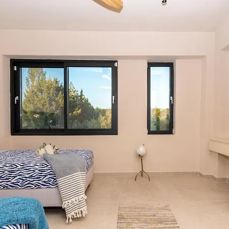 Sithoniars Luxury Three Floors With Private Pool & Garden