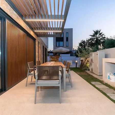 Villa Sithoniars Luxury Three Floors With Private Pool & Garden