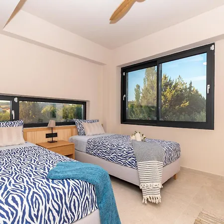 Villa Sithoniars Luxury Three Floors With Private Pool & Garden