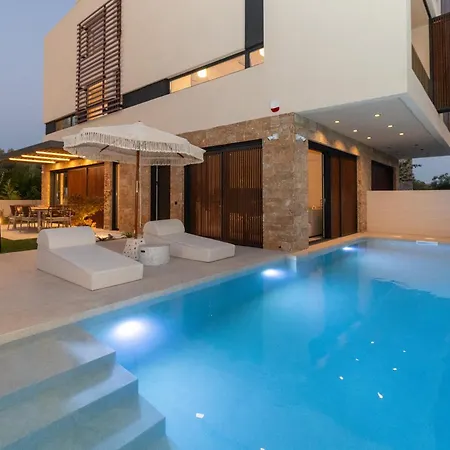 Sithoniars Luxury Three Floors With Private Pool & Garden Villa *