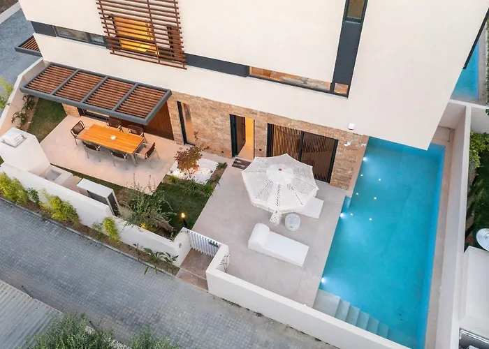 Sithoniars Luxury Three Floors With Private Pool & Garden Villa *