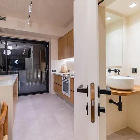 Villa Sithoniars Luxury Three Floors With Private Pool & Garden