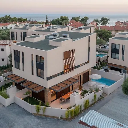 Sithoniars Luxury Three Floors With Private Pool & Garden *