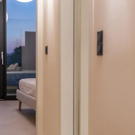 Sithoniars Luxury Three Floors With Private Pool & Garden Villa *