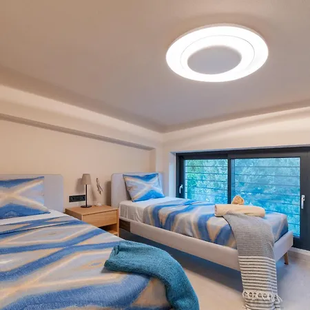 Sithoniars Luxury Three Floors With Private Pool & Garden