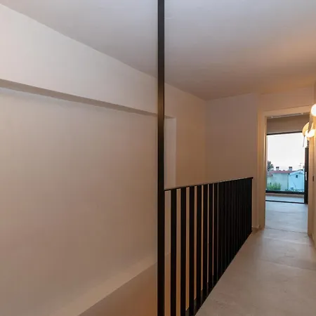 Sithoniars Luxury Three Floors With Private Pool & Garden