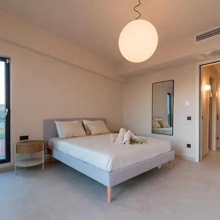 Sithoniars Luxury Three Floors With Private Pool & Garden Villa