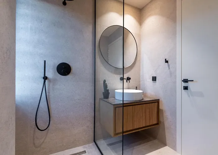 Sithoniars Luxury Three Floors With Private Pool & Garden *