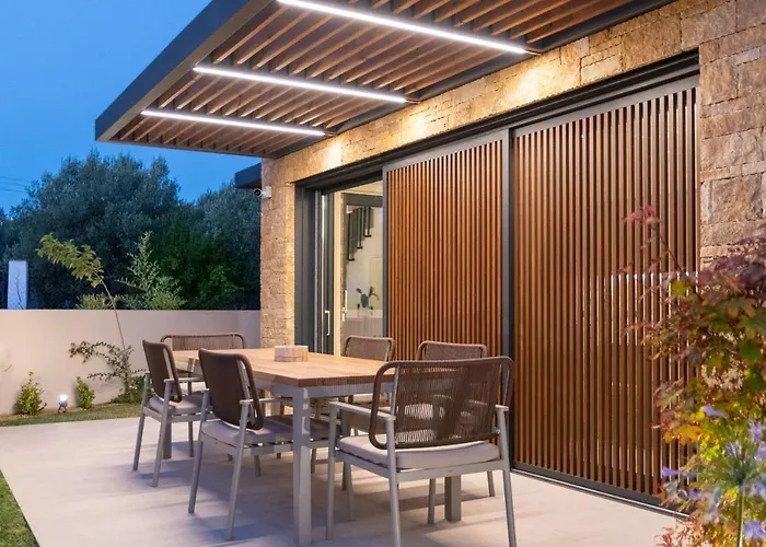 Sithoniars Luxury Three Floors With Private Pool & Garden Nikiti (Sithonia)