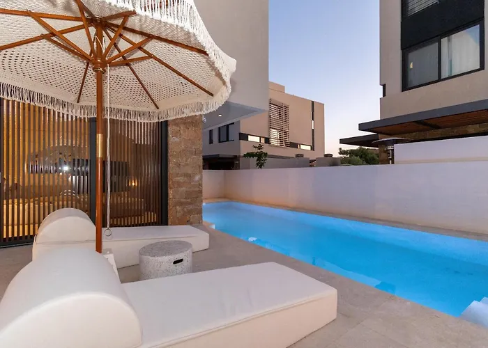 Sithoniars Luxury Three Floors With Private Pool & Garden Villa