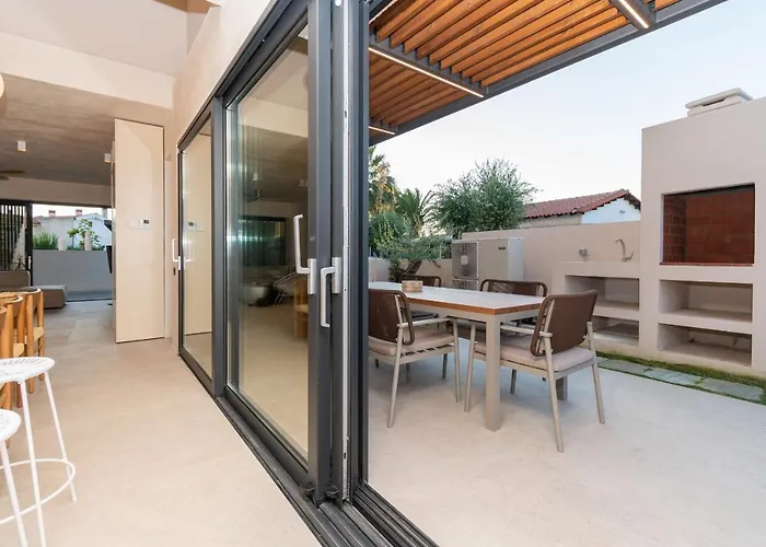 Villa Sithoniars Luxury Three Floors With Private Pool & Garden Nikiti (Sithonia)