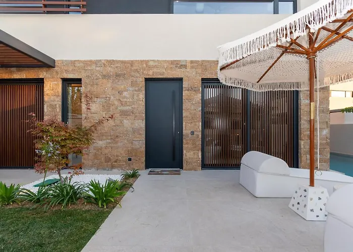 Sithoniars Luxury Three Floors With Private Pool & Garden *