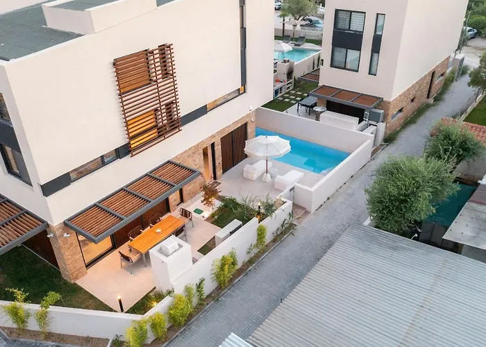 Sithoniars Luxury Three Floors With Private Pool & Garden Villa