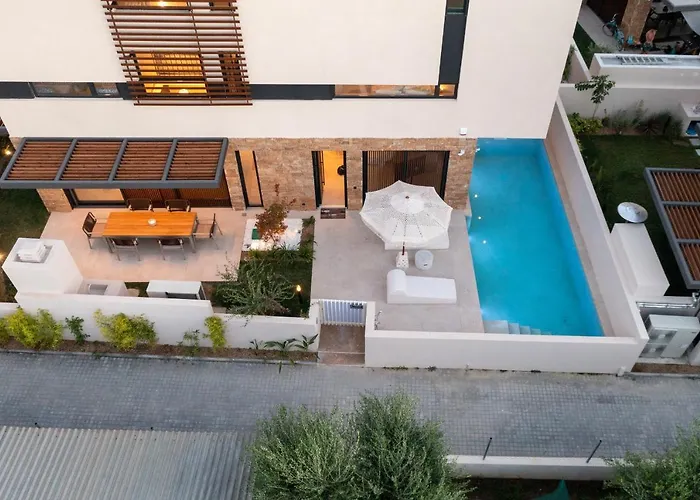 Sithoniars Luxury Three Floors With Private Pool & Garden Nikiti (Sithonia)