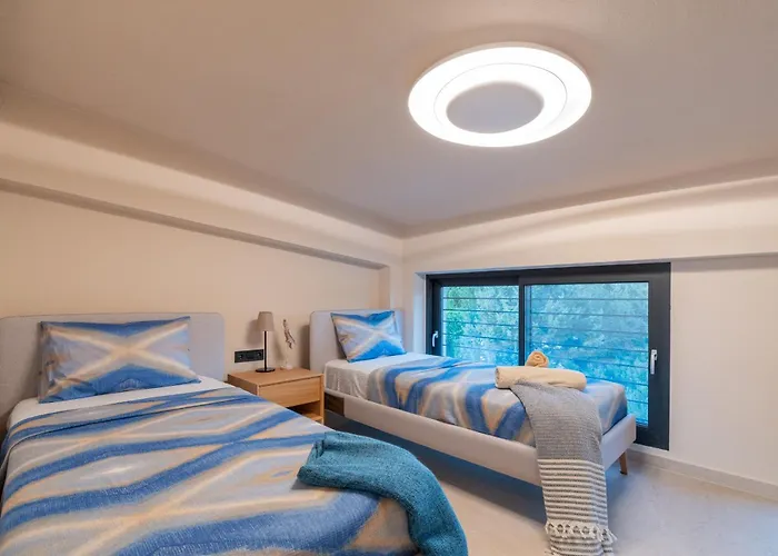 Sithoniars Luxury Three Floors With Private Pool & Garden
