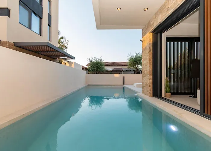 Villa Sithoniars Luxury Three Floors With Private Pool & Garden Nikiti (Sithonia)