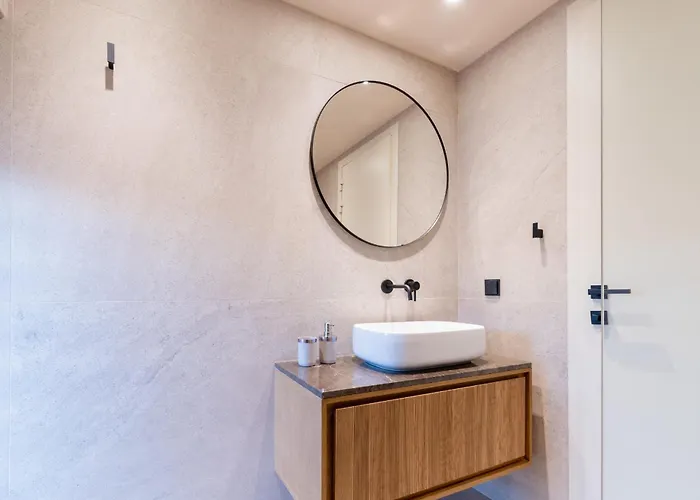 Sithoniars Luxury Three Floors With Private Pool & Garden