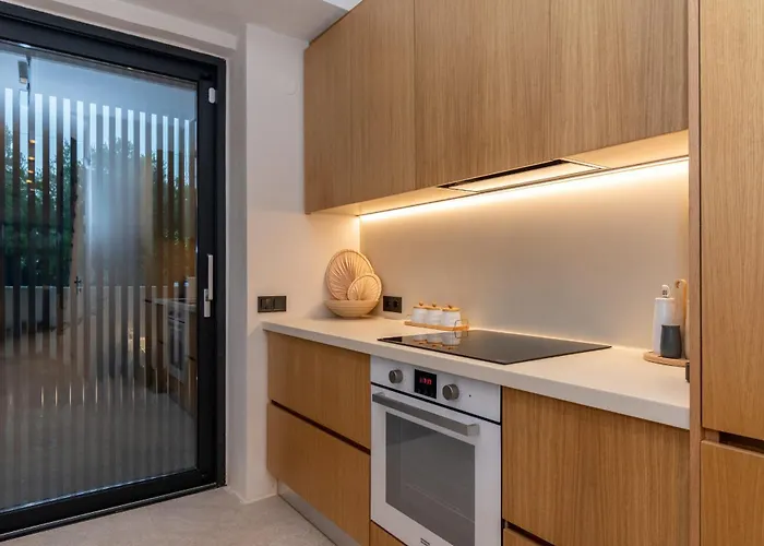 Sithoniars Luxury Three Floors With Private Pool & Garden Nikiti (Sithonia)