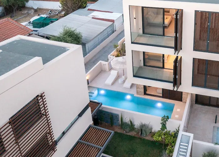 Sithoniars Luxury Three Floors With Private Pool & Garden *