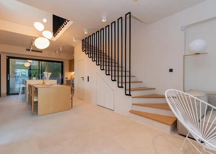 Sithoniars Luxury Three Floors With Private Pool & Garden