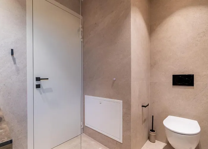 Villa Sithoniars Luxury Three Floors With Private Pool & Garden