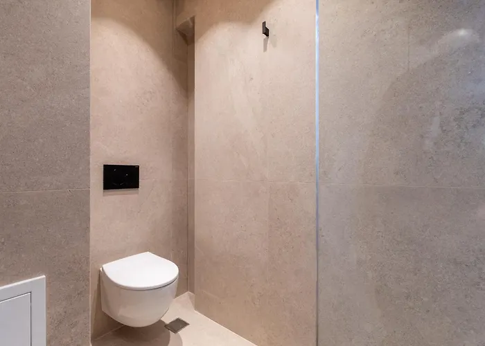 Villa Sithoniars Luxury Three Floors With Private Pool & Garden