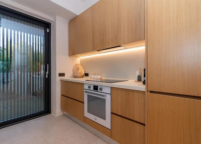 Sithoniars Luxury Three Floors With Private Pool & Garden Nikiti (Sithonia)
